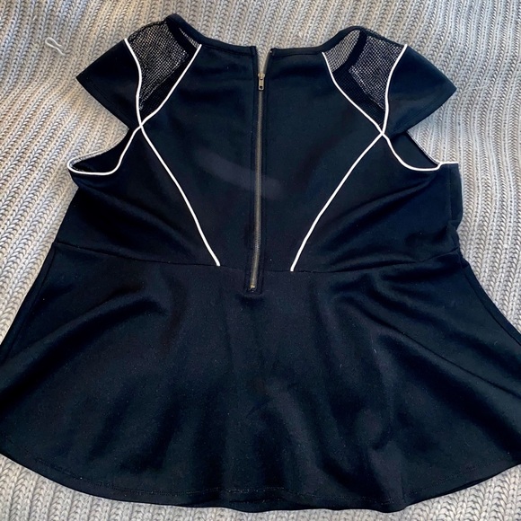 Torrid Black & White Top - Picture 4 of 4